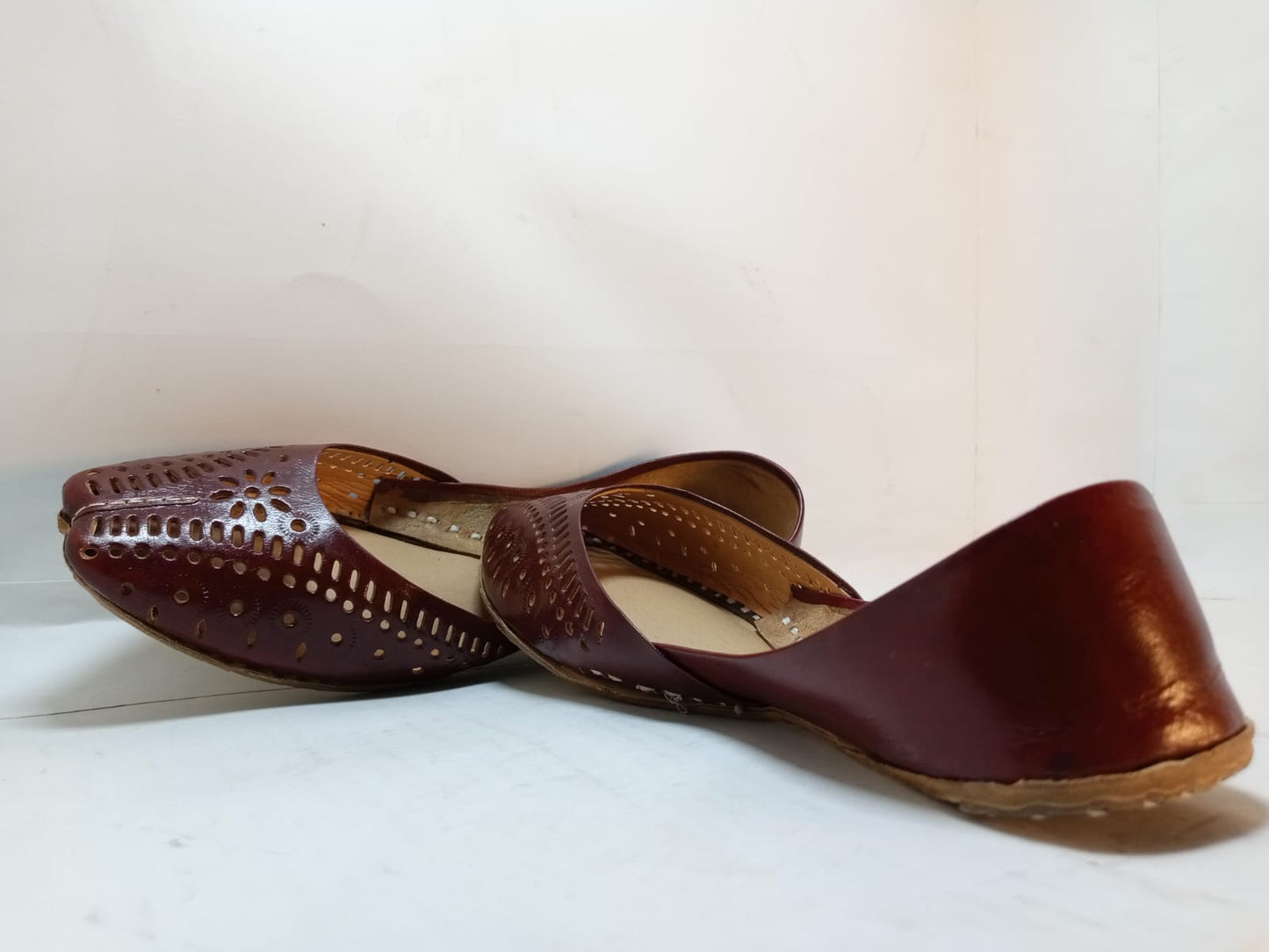 Jeniius Mehr Leather Khussa | Handcrafted Punchwork Flats for Women