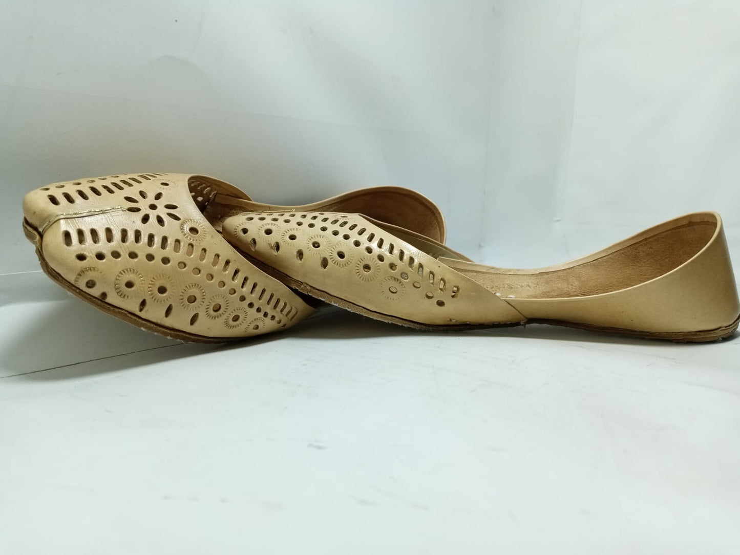 Jeniius 'Ayla' Handcrafted Leather Khussa | Sunlight Punchwork Flats